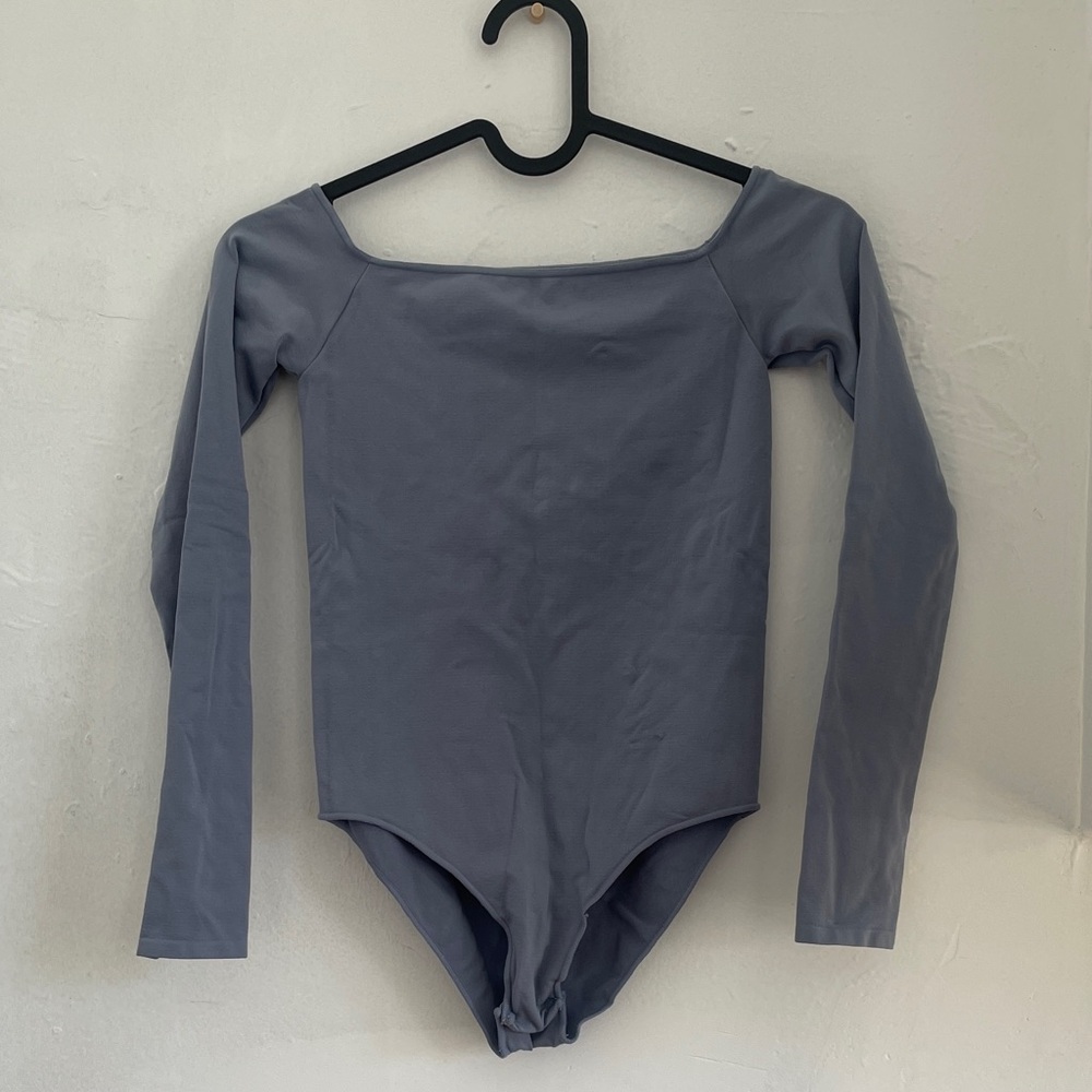 Skims off shoulder bodysuit size XS/S